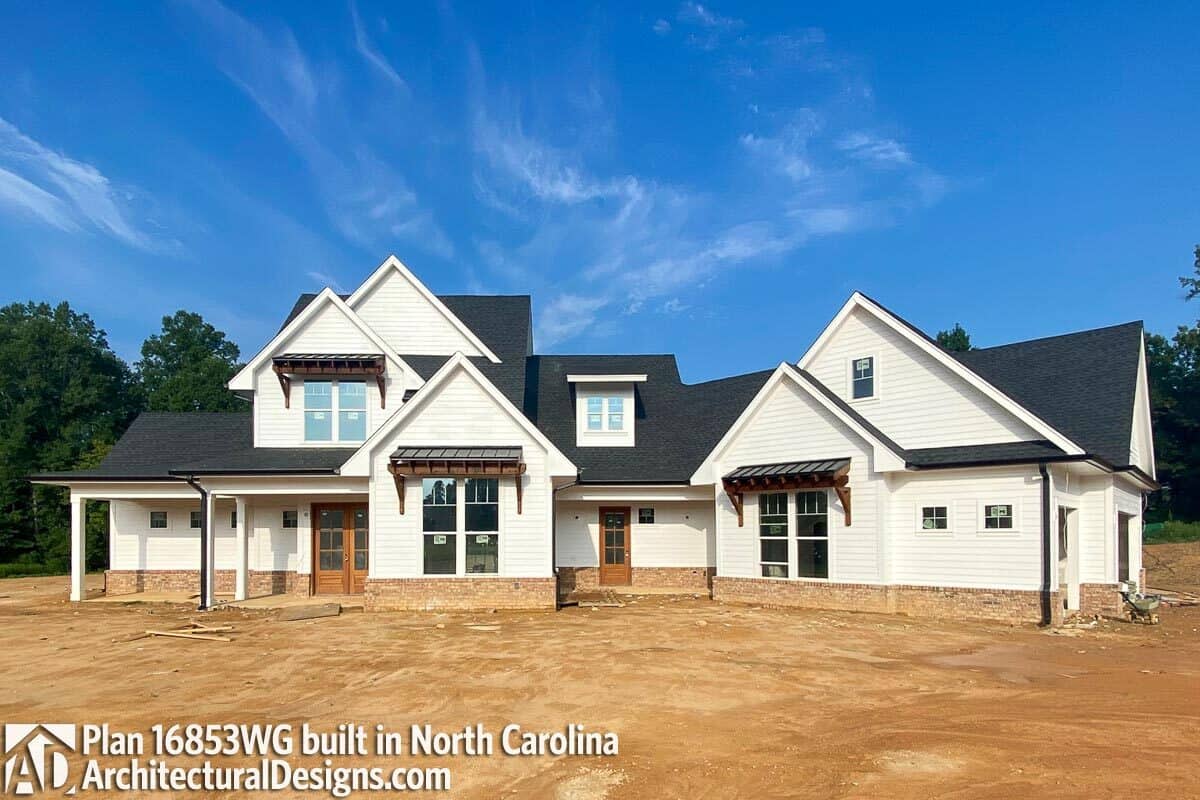 Elegant Home Design with Contrasting Elements