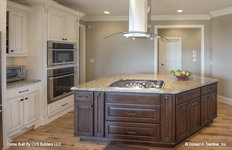 Contemporary Kitchen with Functional Central Island Design