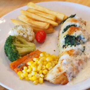 A serving of chicken cordon bleu.