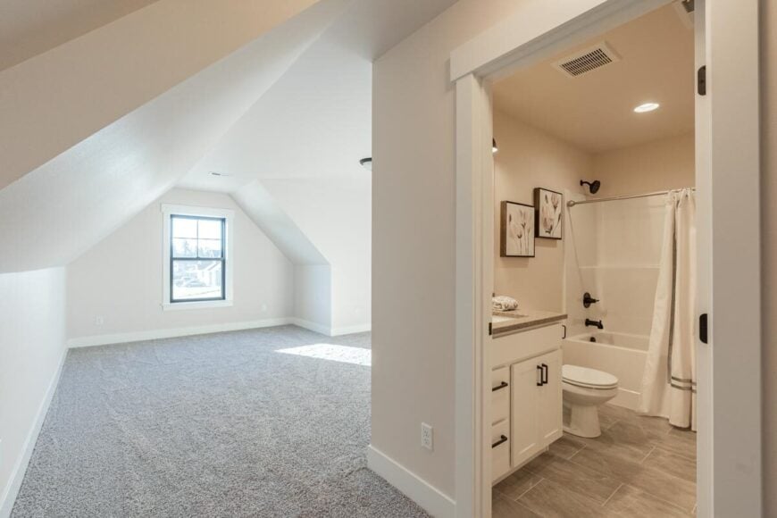 The bonus room includes a three-fixture bathroom.