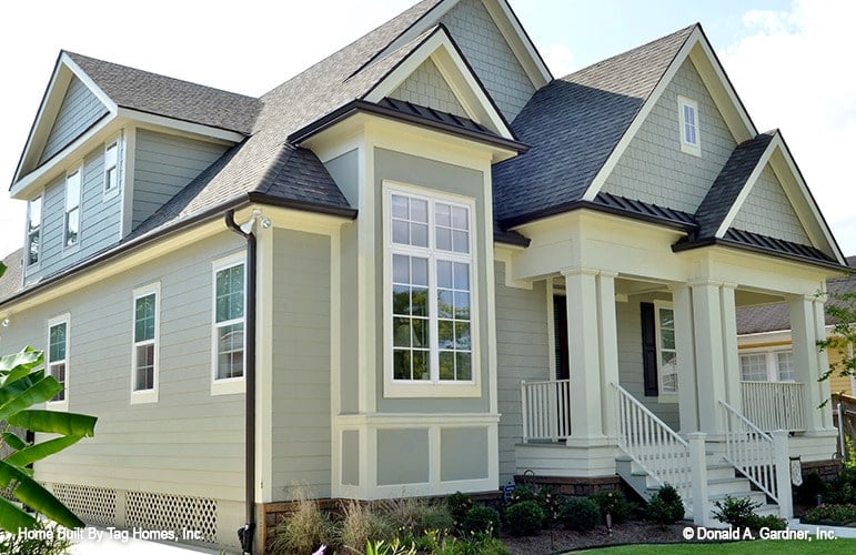 Sophisticated Gabled Roof Design with Symmetric Windows