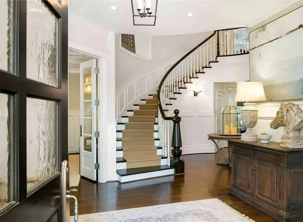 10 Shingle Style House Foyer Ideas (Photos)