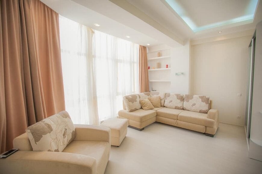Should the Carpet Match the Drapes?