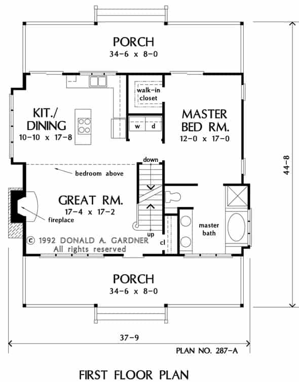 Main level floor plan showing the basement stairs location.
