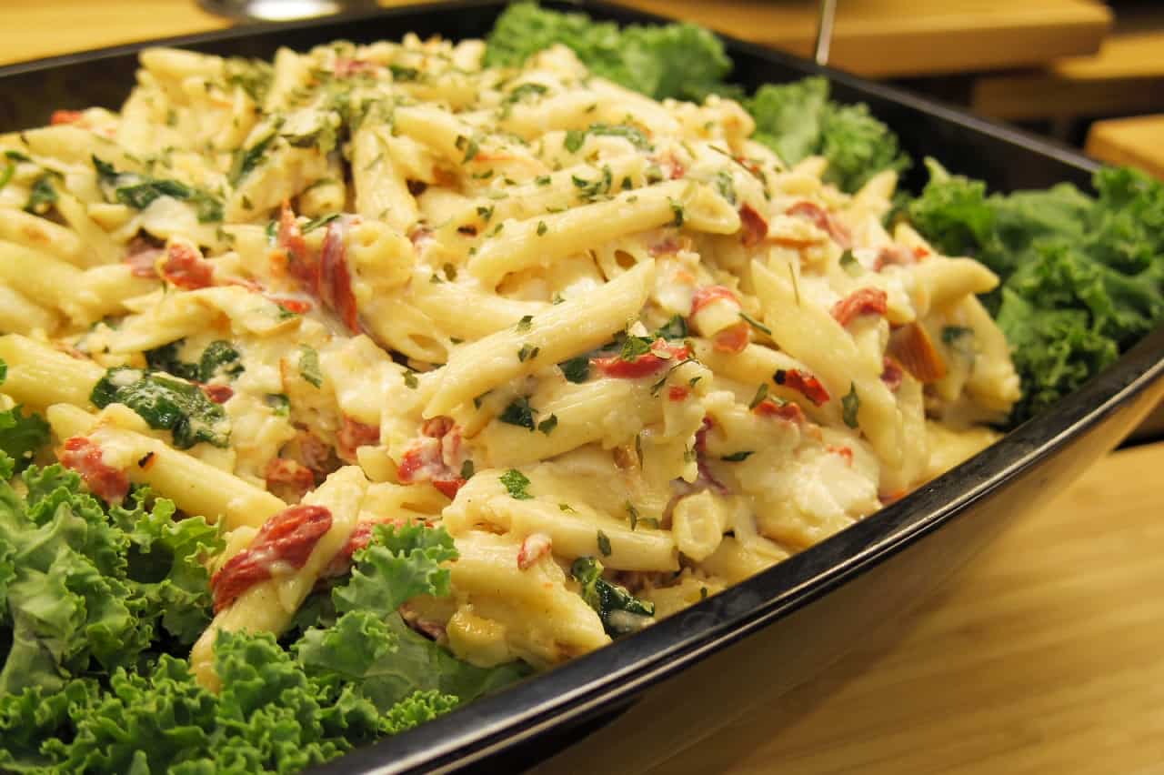 Chicken and Broccoli Noodle With Lettuce