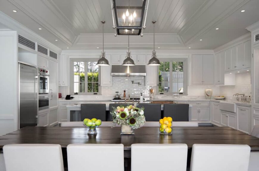 Brentwood Colonial by Darx Studio – Home Stratosphere