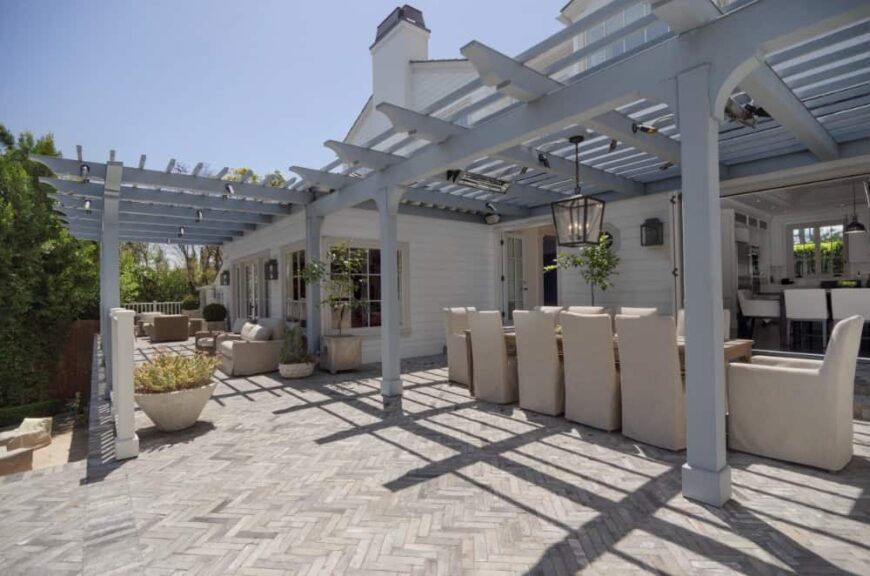 Brentwood Colonial by Darx Studio – Home Stratosphere
