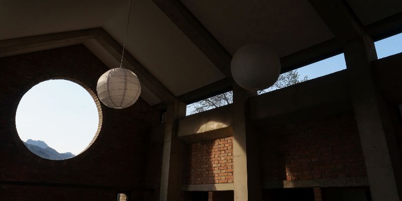 Yanqing residential house round window and clerestories.