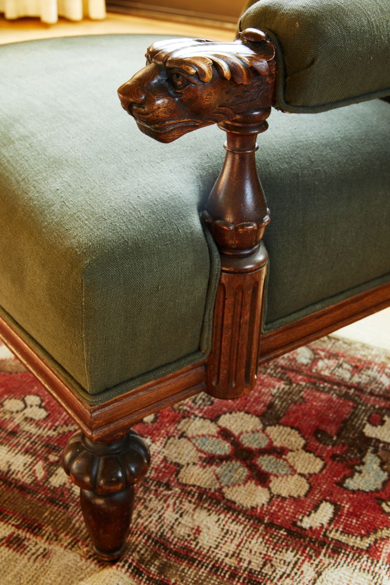 A contemporary-styled wooden carved chairs. Image courtesy of Toptenrealestatedeals.com