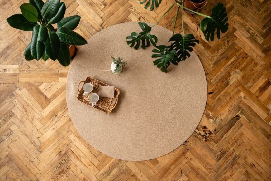 Can You Use a Round Rug in a Living Room?