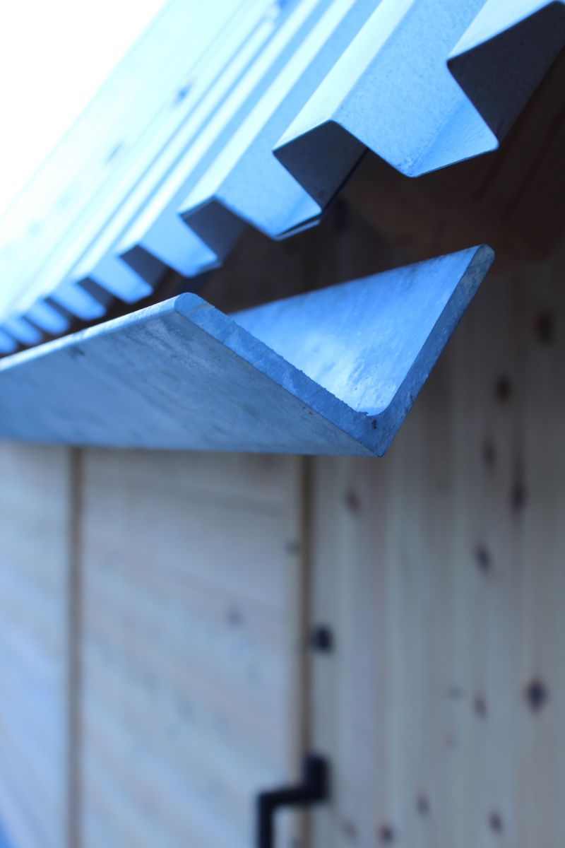The roof gutter.