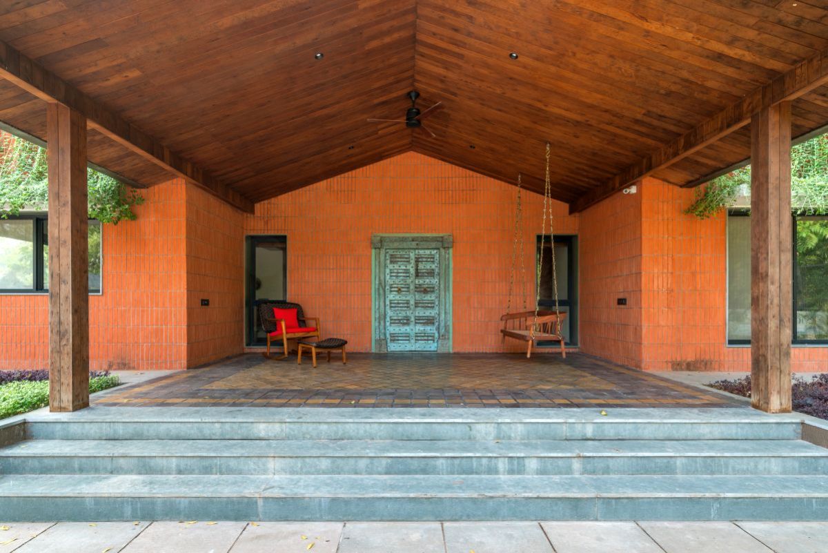 The house form resembles to a vernacular Indian house with large verandah.