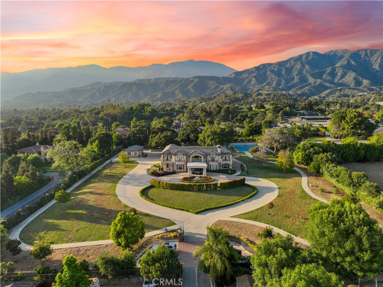 How Much Does it Cost Each Year to Own a Mega-Mansion? I Break It Down
