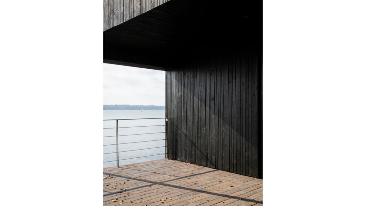 A stunning, rustic, and unique feature of the area that is unique to the seaside residence.