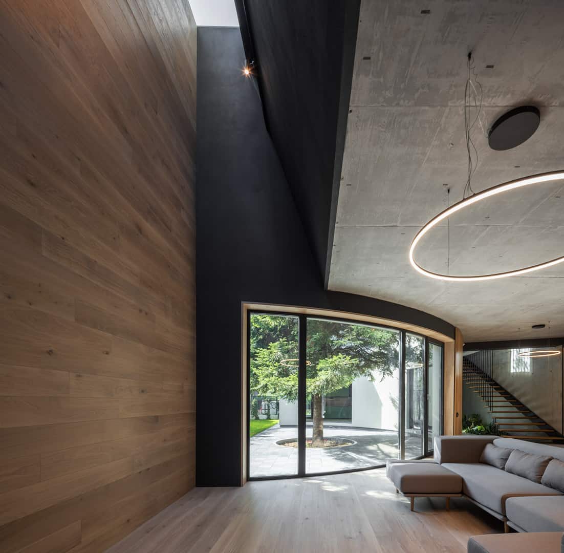 A partly tall ceiling boosts the area's vertical space.