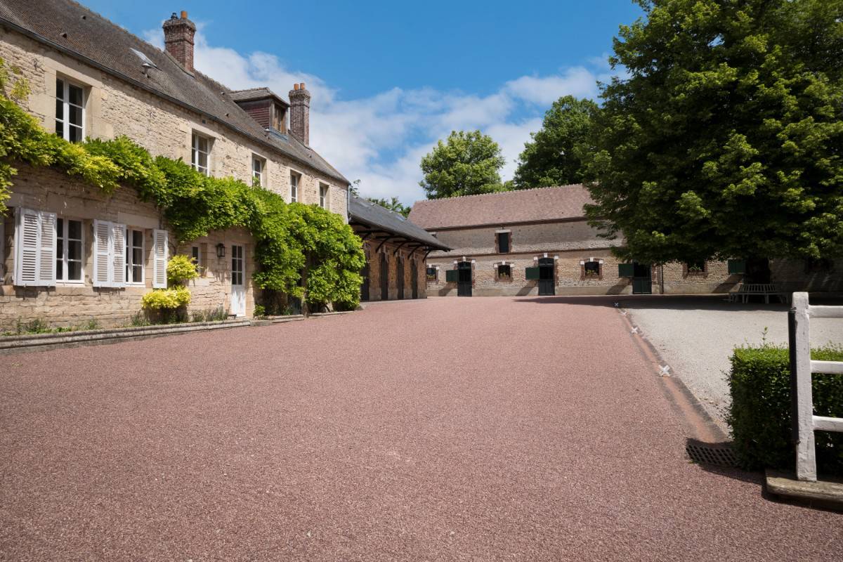 The stud farm has a total of 19 homes and 200 stalls providing space for staff and horses.