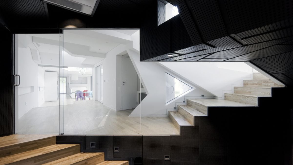 It was anticipated that modern architecture would just be built without any effort on the part of society.