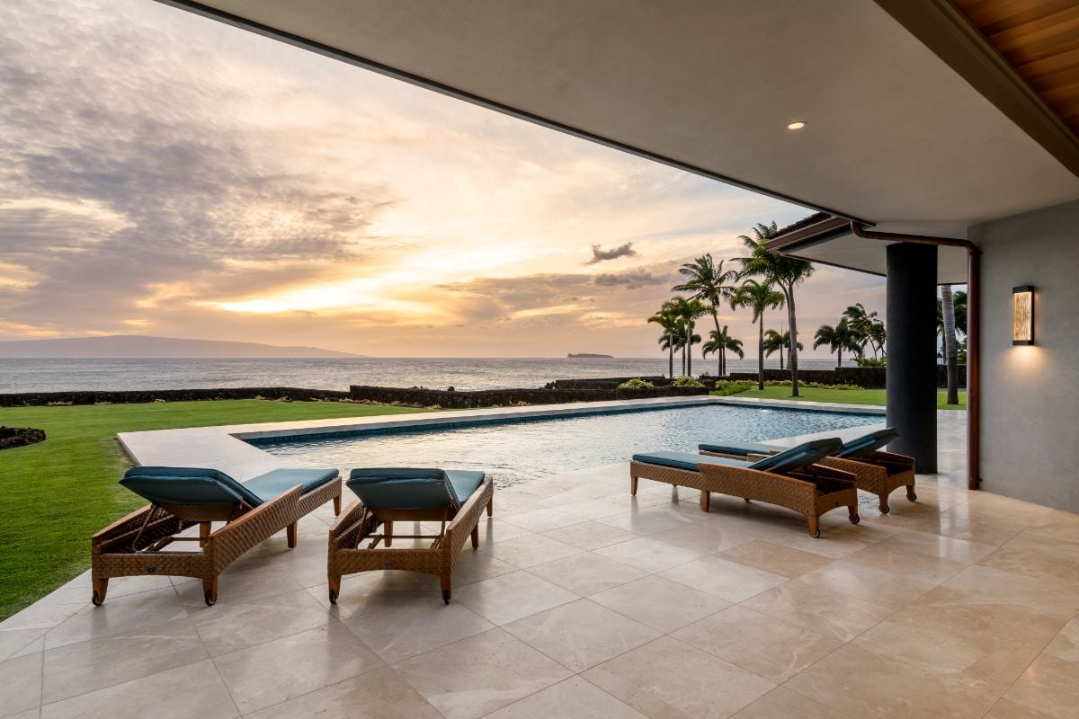 The outdoors features a swimming pool and sunloungers, perfectly designed for you to enjoy and unwind.