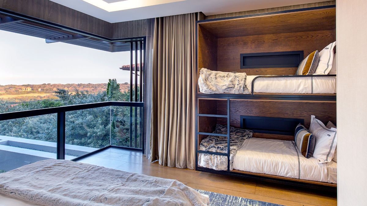 The T-shaped layout of this level ensures that every accommodation has breathtaking views of the forest and the sea along with more privacy, comfort, and closeness.