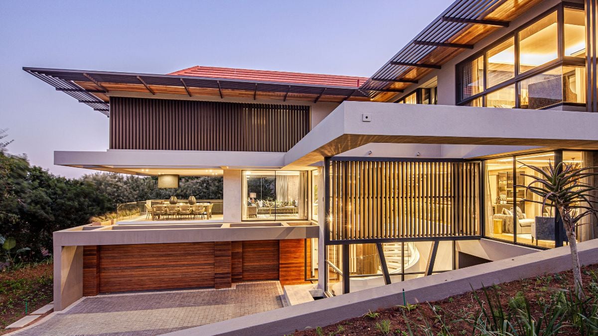The design imposed conventional roof forms in an effort to produce a harmonious picture.