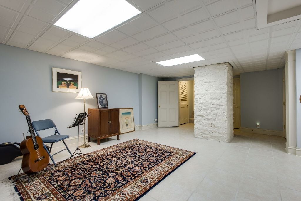 Room for your musical endeavors or an office. Original stone foundation work and columns can be seen. An all dry system keeps this area dry.
