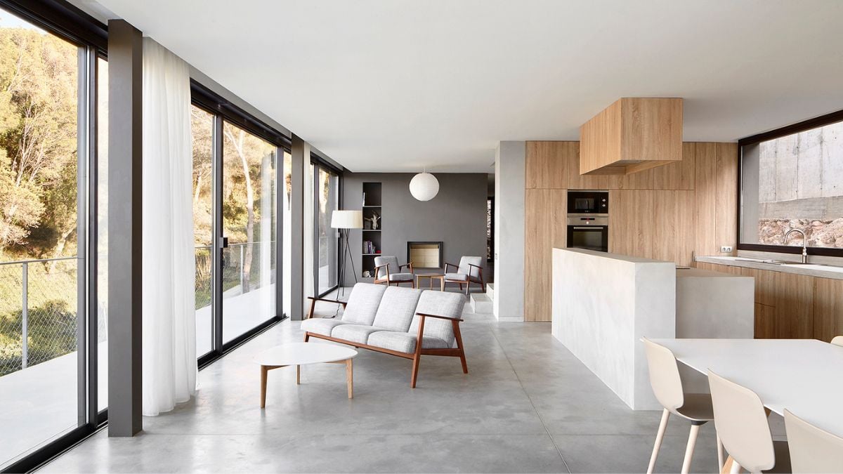On the inside, there is a study, a living room, a dining room, and a kitchen.