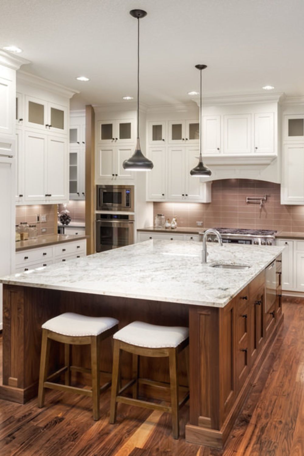 29 Dream Kitchens with Hardwood Flooring – the Ultimate Kitchen ...