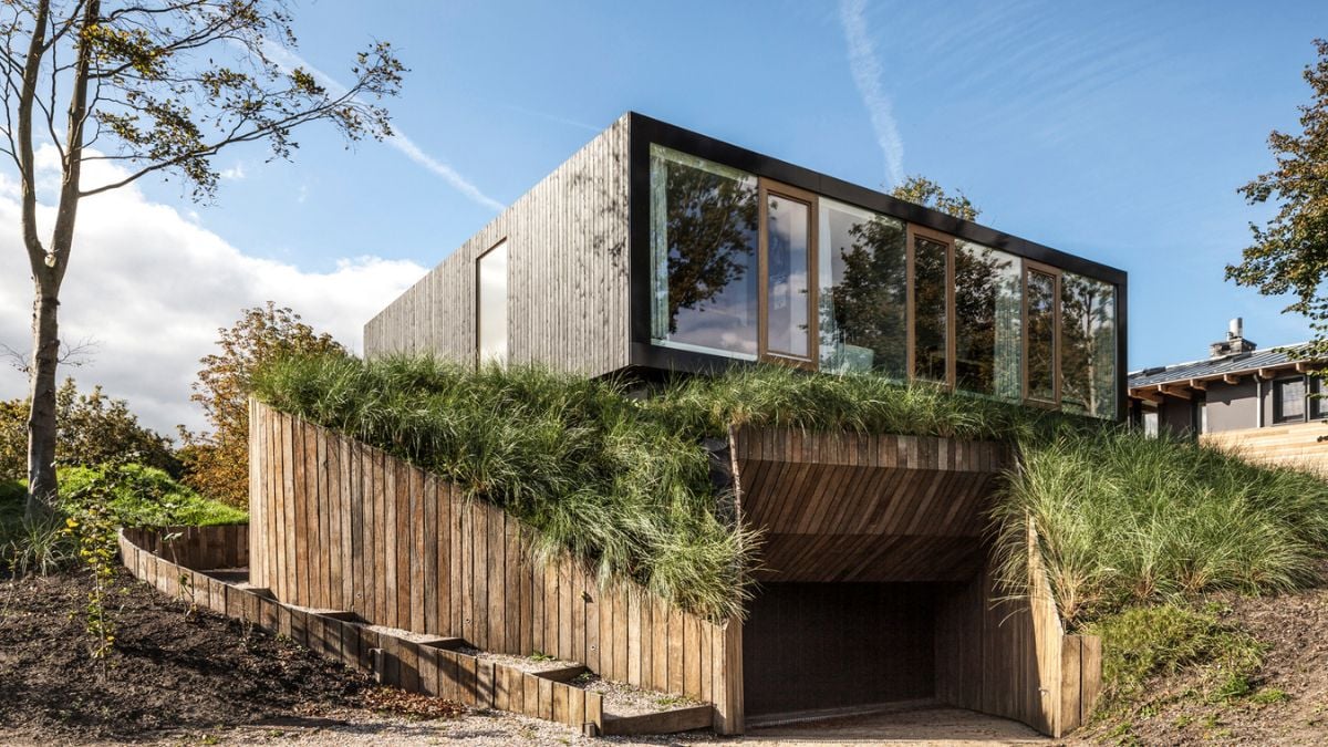 A house that doubles as a lovely wildlife preserve.