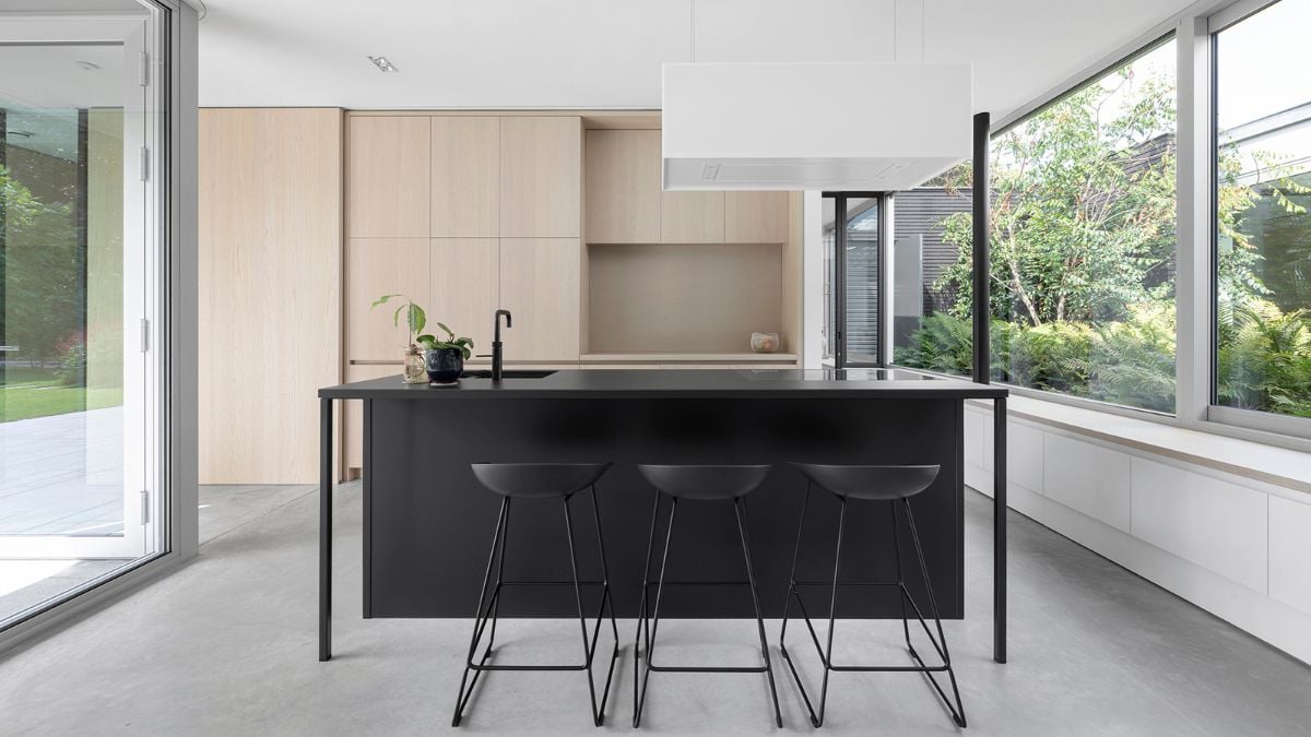 However, the lush vegetation and clever layout give off a sense of privacy and protection.