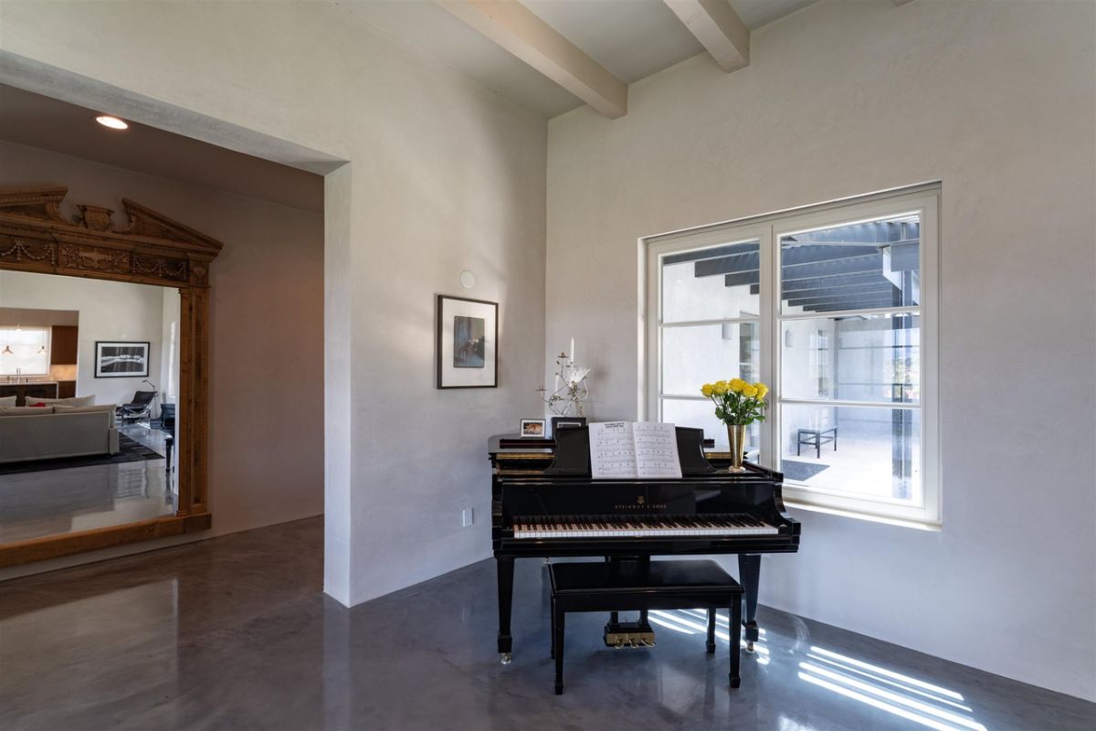 Grand piano