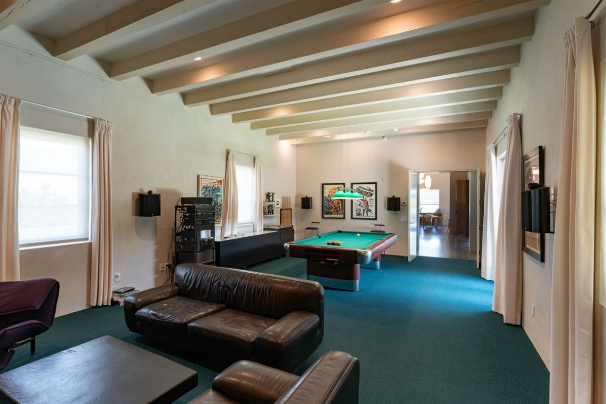 Entertainment-area