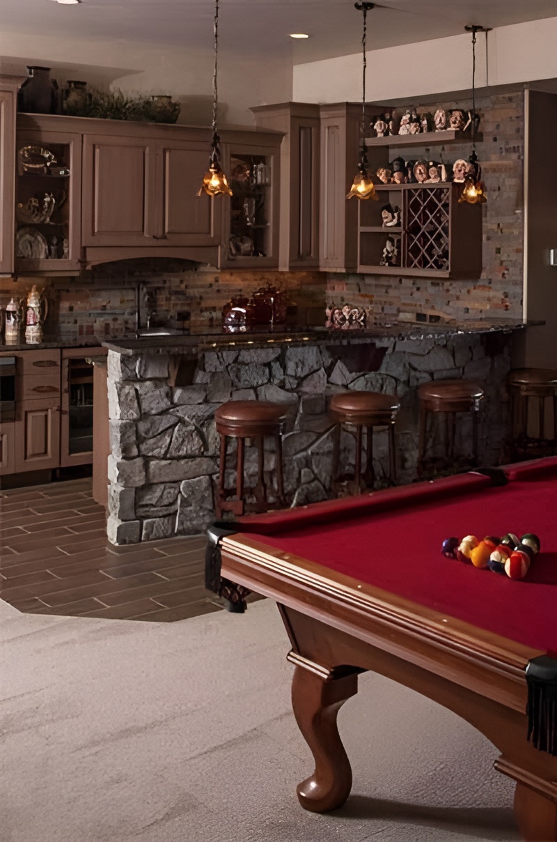Discover the Elegance of This Grand Craftsman Masterpiece with 4 to 5 ...