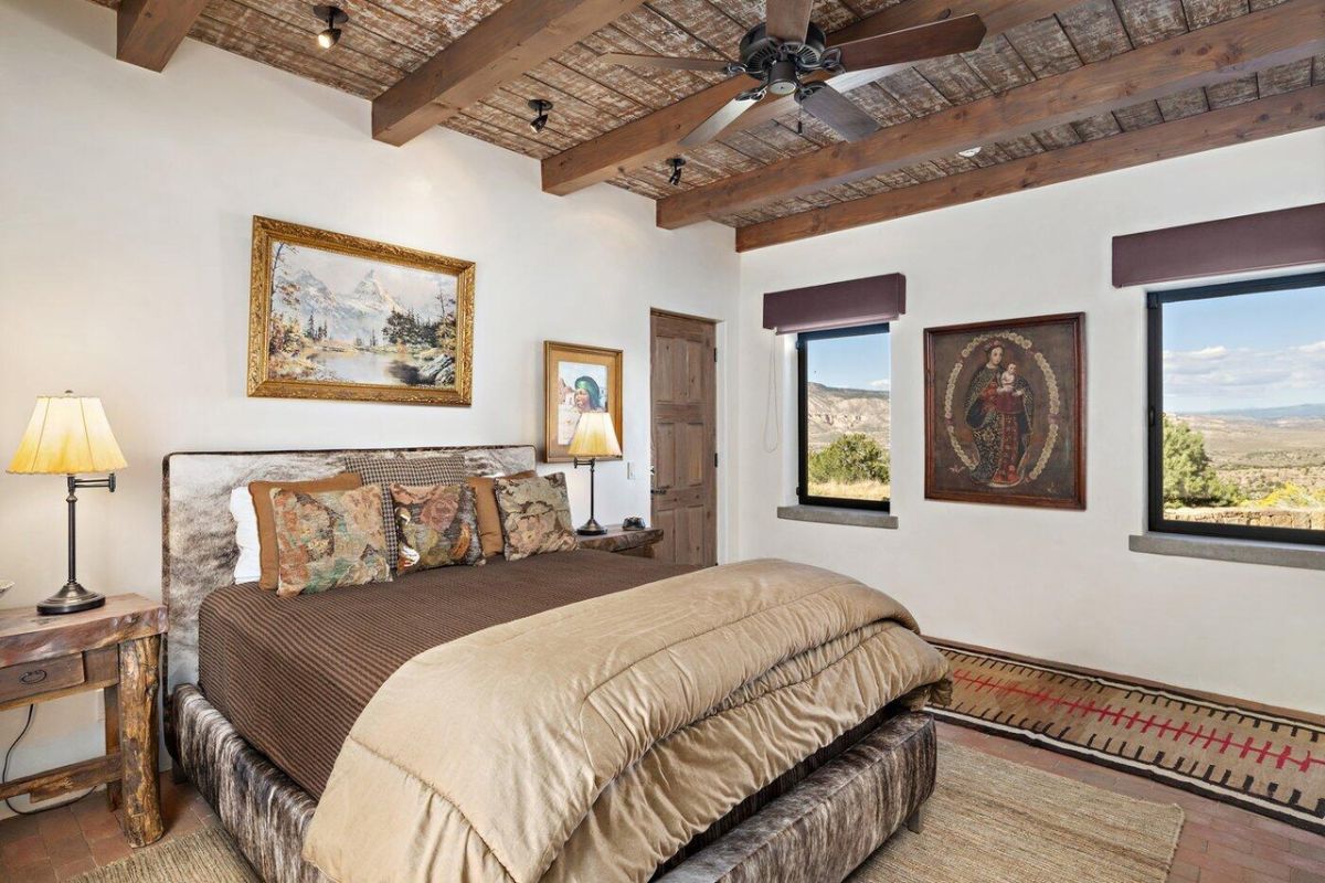 Another bedroom