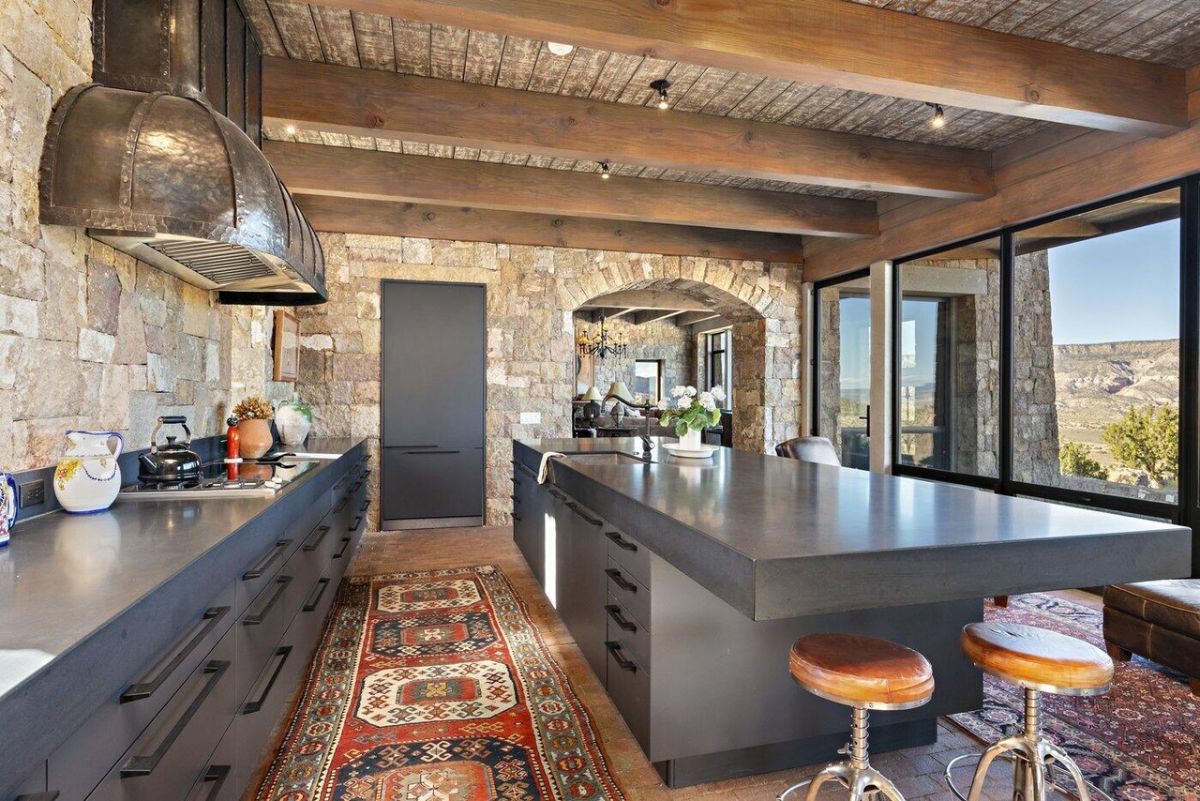 Kitchen area
