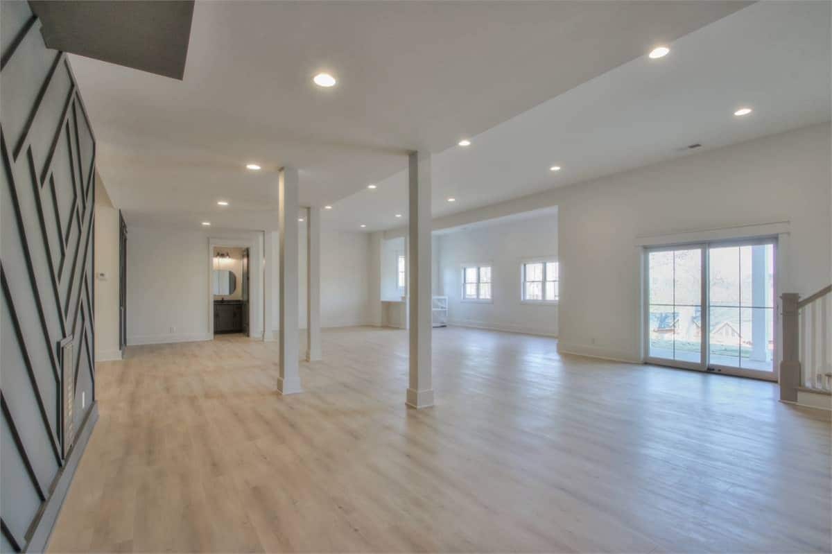 Modern Open-Plan Living Space with Patio Access