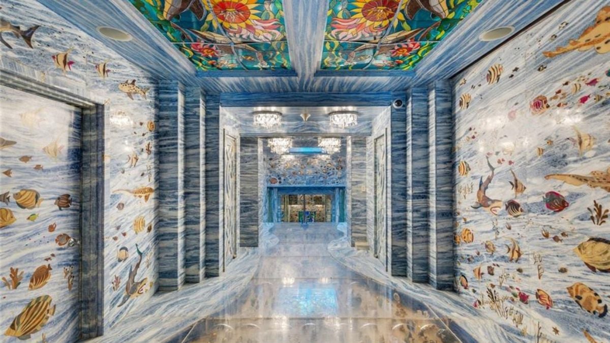 Hallway to the indoor spa