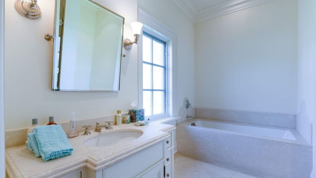 Another bathroom