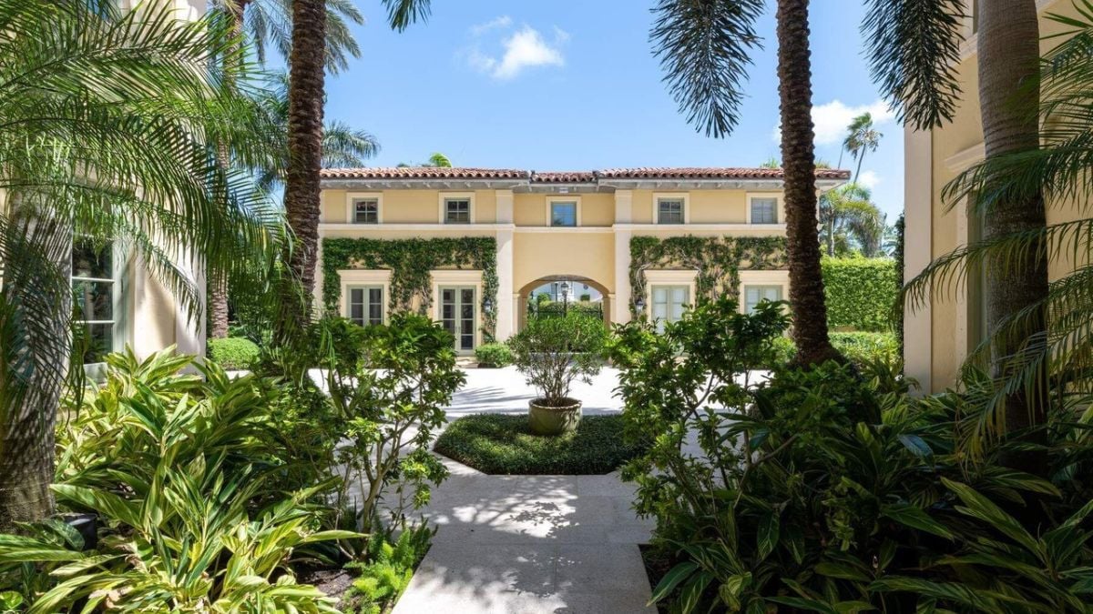 Rear of the house with garden.
