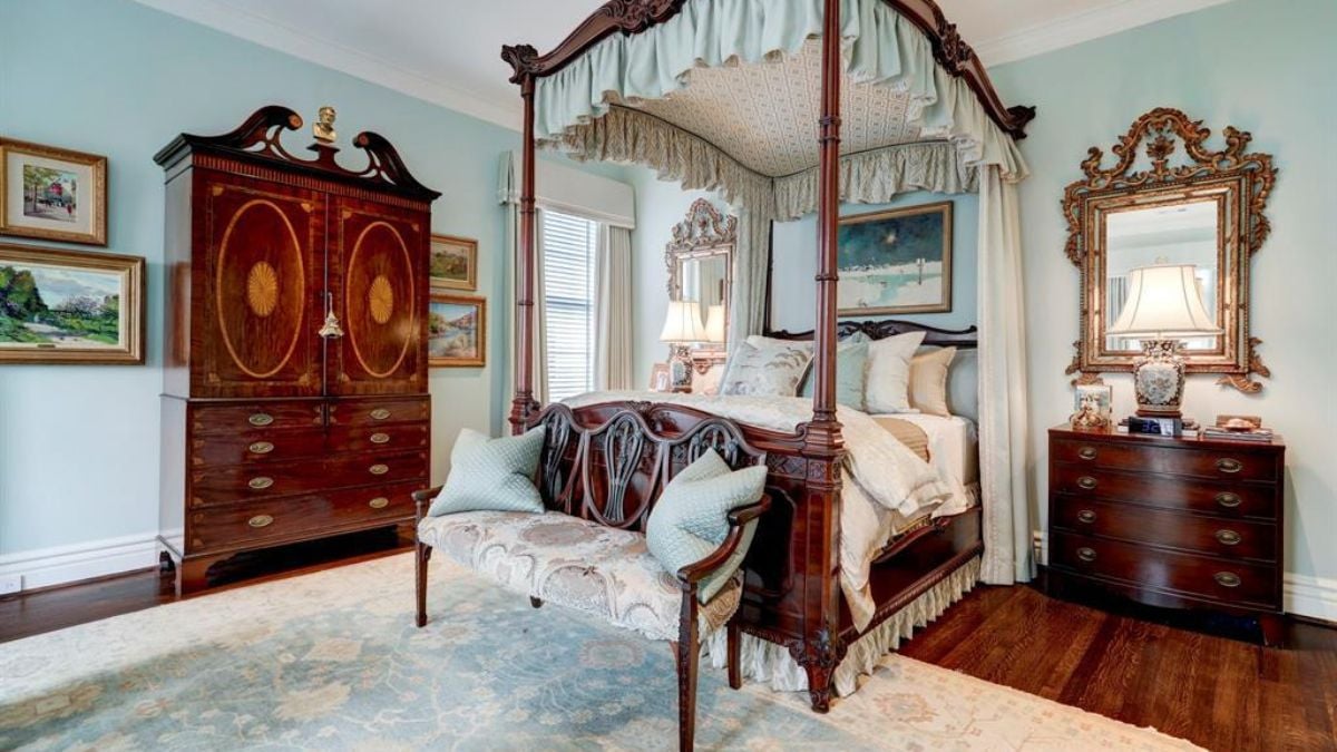 Master bedroom