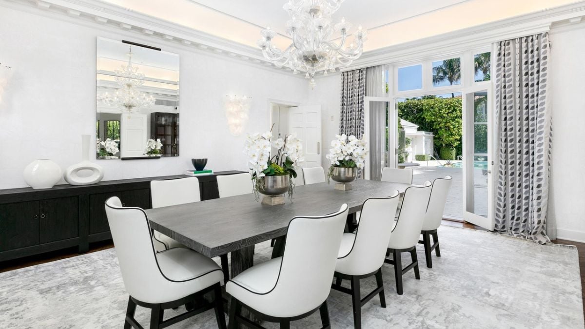 Mansion In Palm Beach, FL dining area