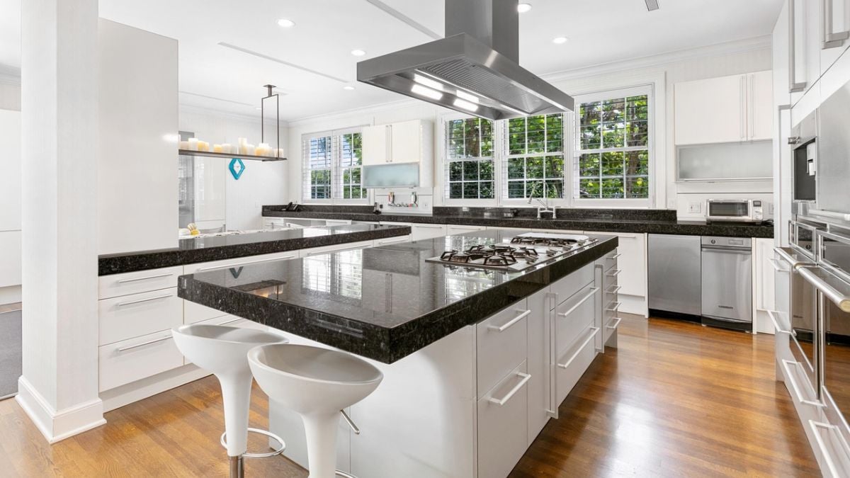 Mansion In Palm Beach, FL kitchen