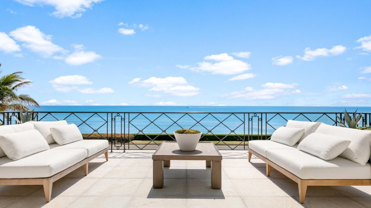 Mansion In Palm Beach, FL patio.