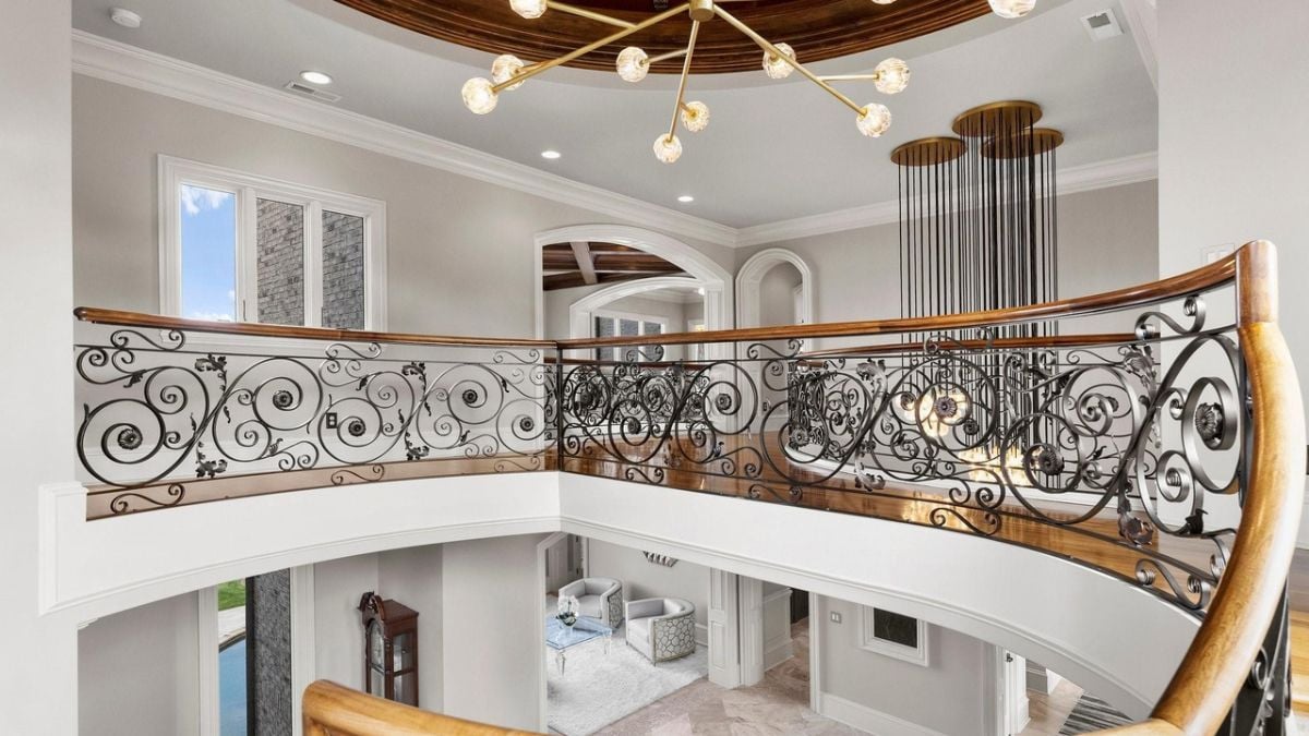 The top floor with decorative handrails