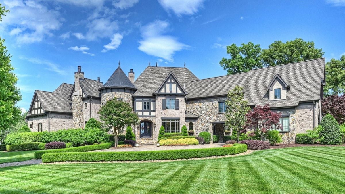 Front view of the mansion during day time