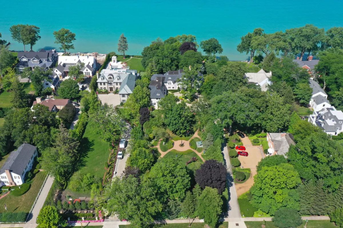 Neighborhood aerial view.
