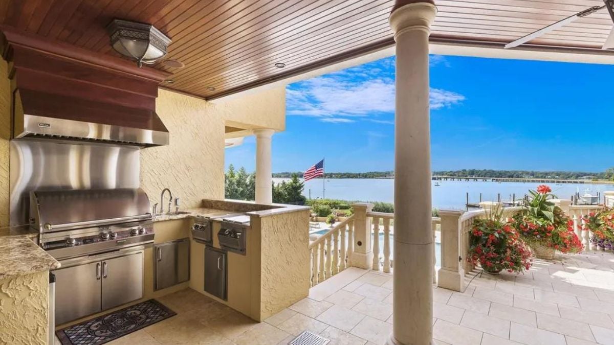 Back kitchen with griller and proper ventilation