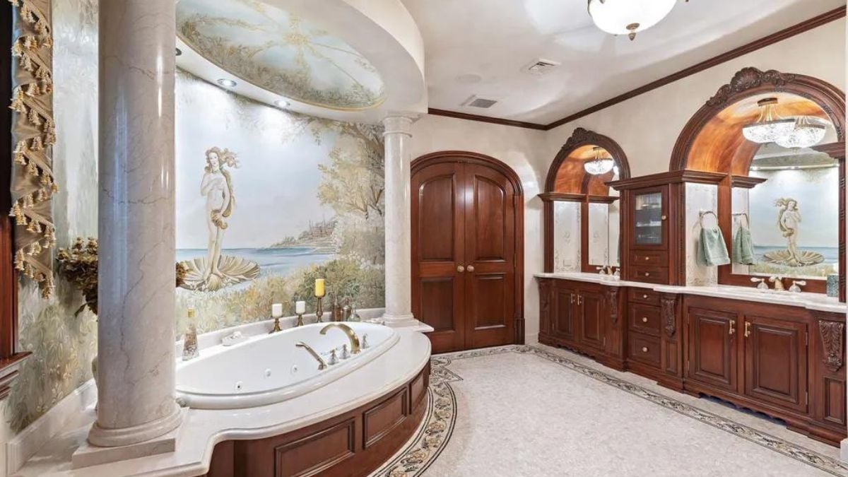 Bath tub with two wooden dressers