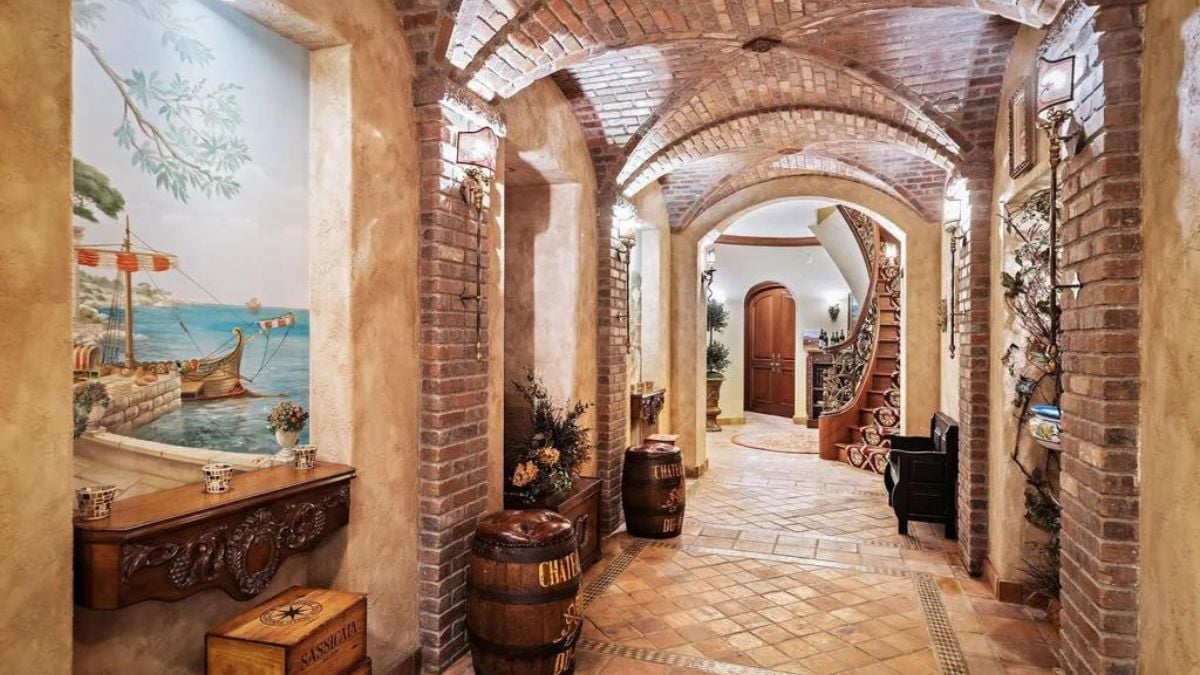 Underground chamber of the mansion