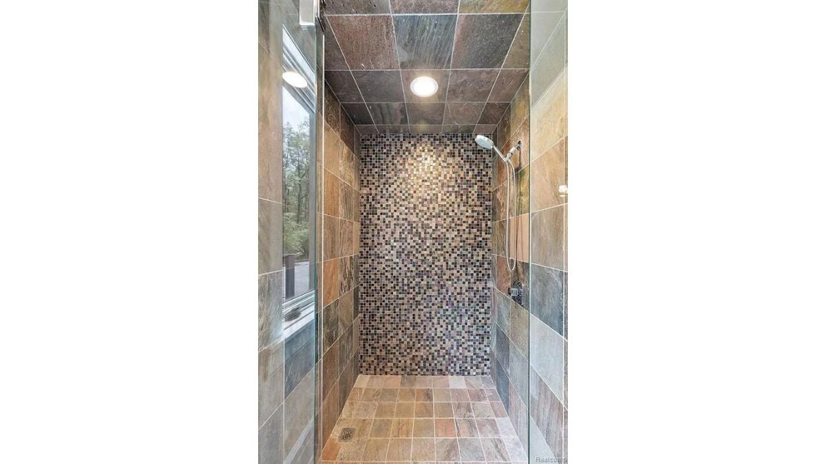Shower room with frosted glass doors
