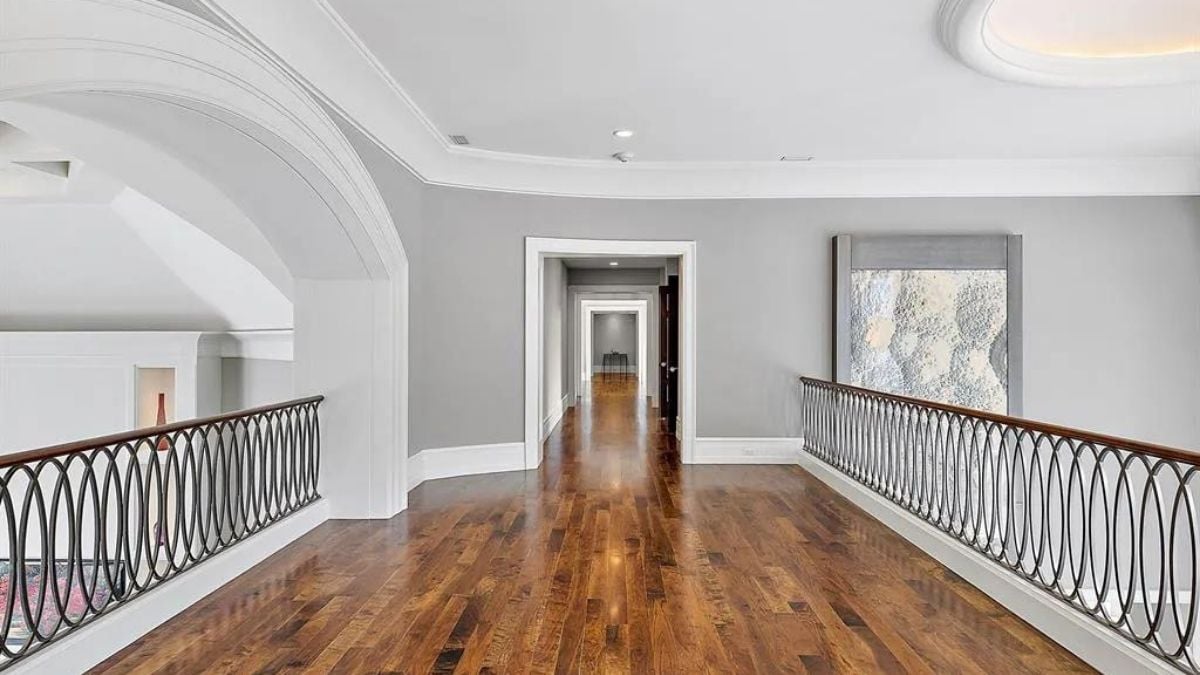 Hallway of the second floor